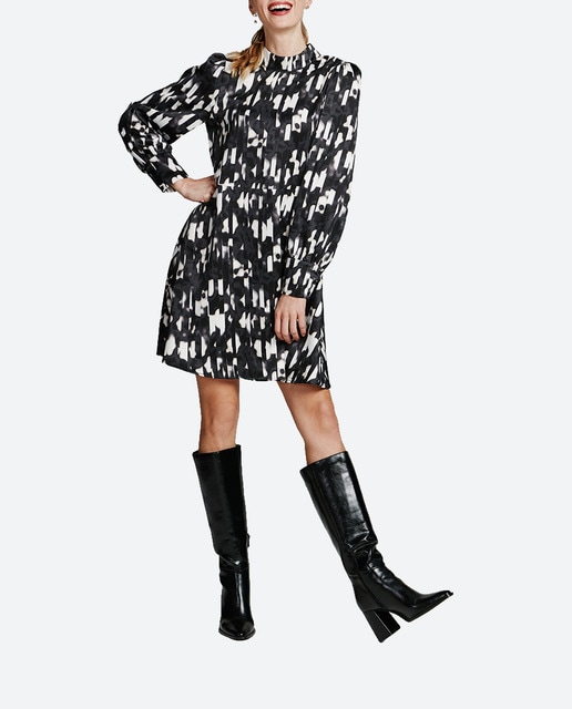 Imagen 0 de Vestido corto espalda abierta estampado