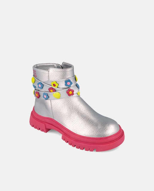 Imagem 0 de Botins Metalizados com Correias de Adorno
