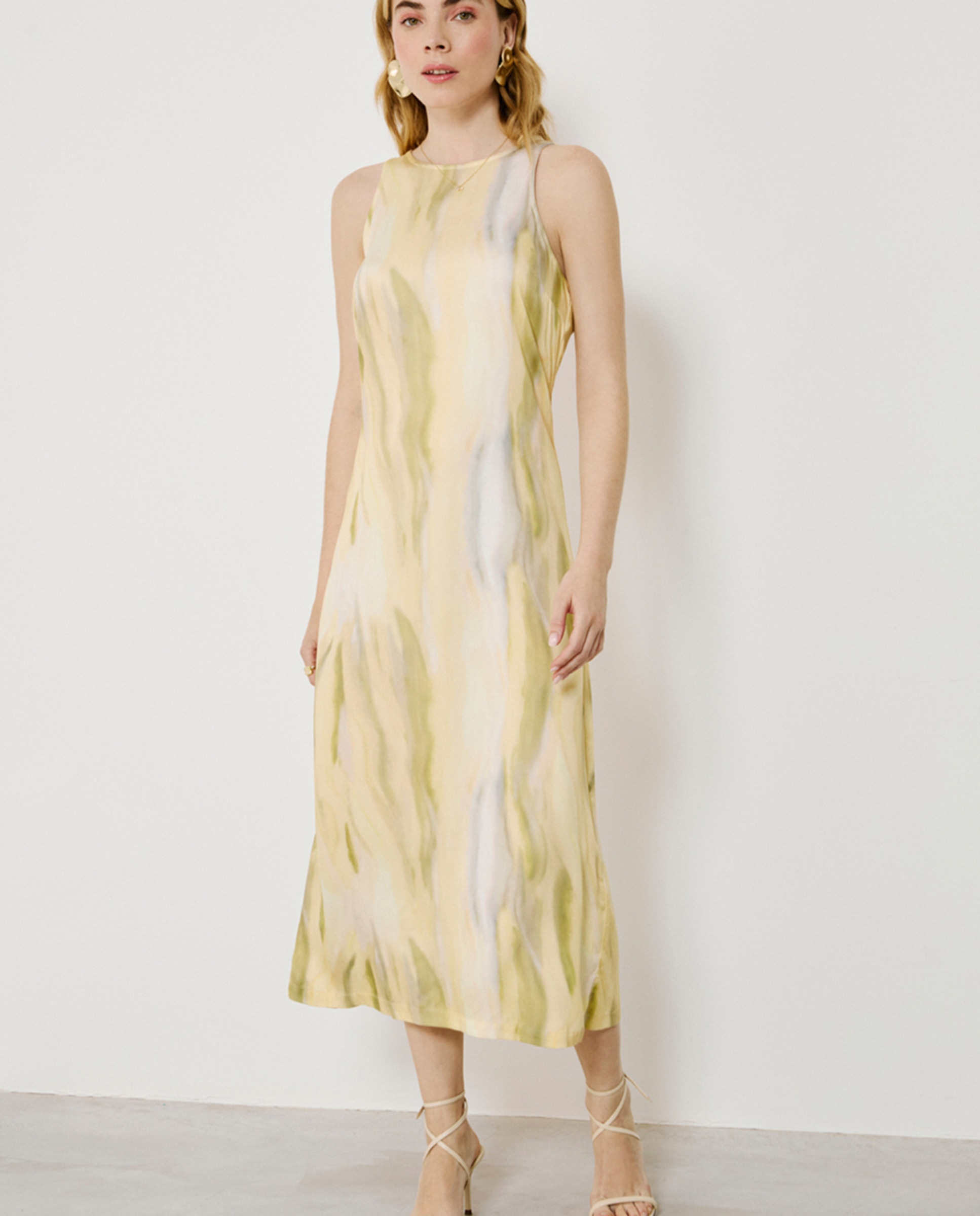 Vestido Midi sem Mangas e com Decote Redondo Amarelo-2