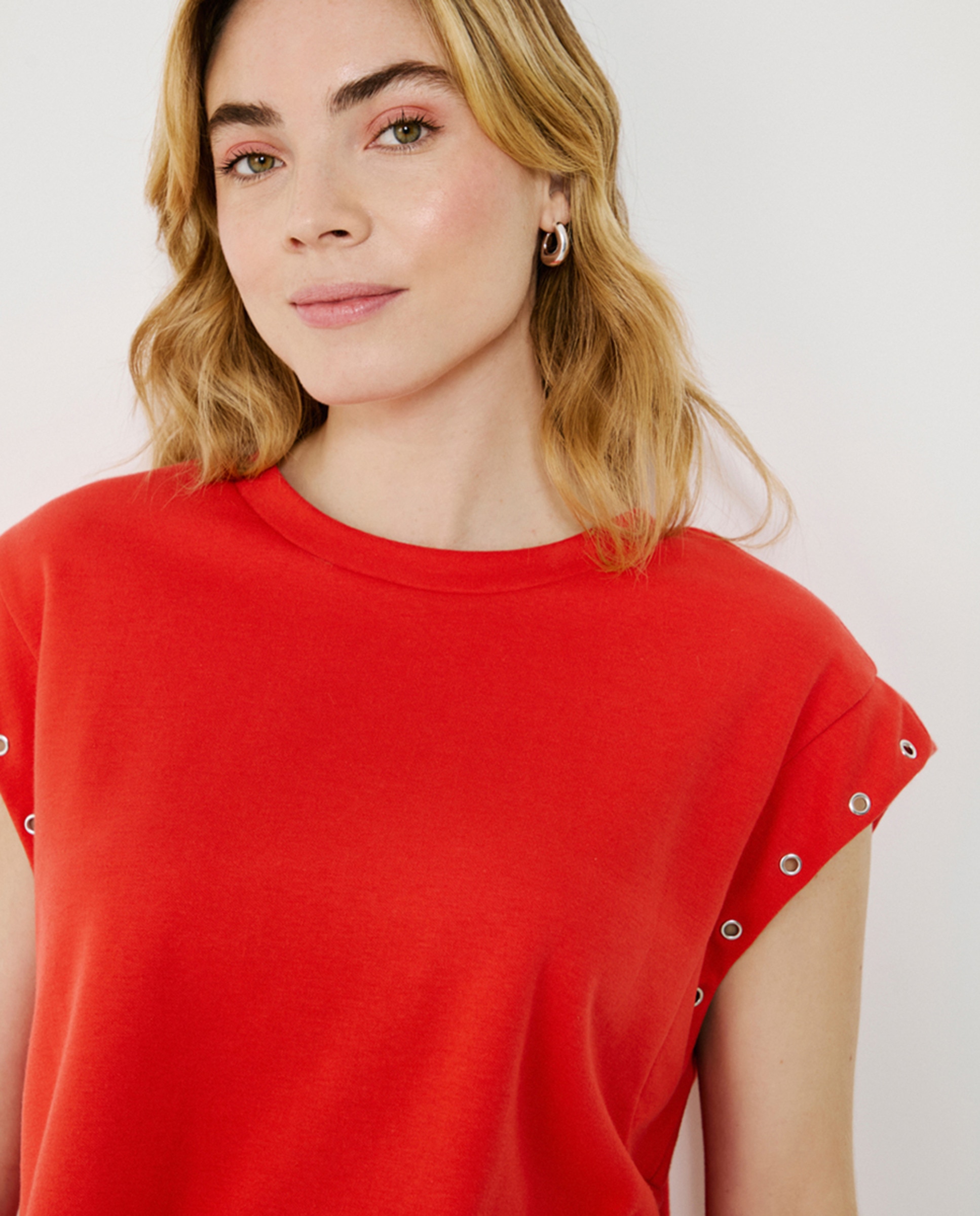 T-shirt sem Mangas com Decote Redondo e Corte Regular Vermelho-3