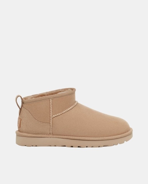 Imagem 0 de Botas Classic Ultra Mini em Pele com Forro de Pelo
