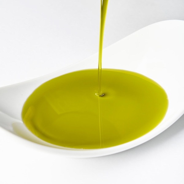 Hojiblanca variety cold extraction extra virgin olive oil bottle 500 ml