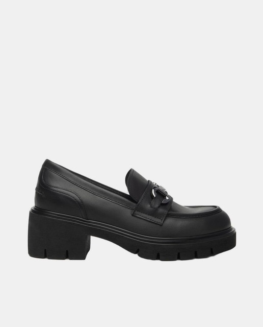 Imagem 0 de Mocassins com Salto em Pele