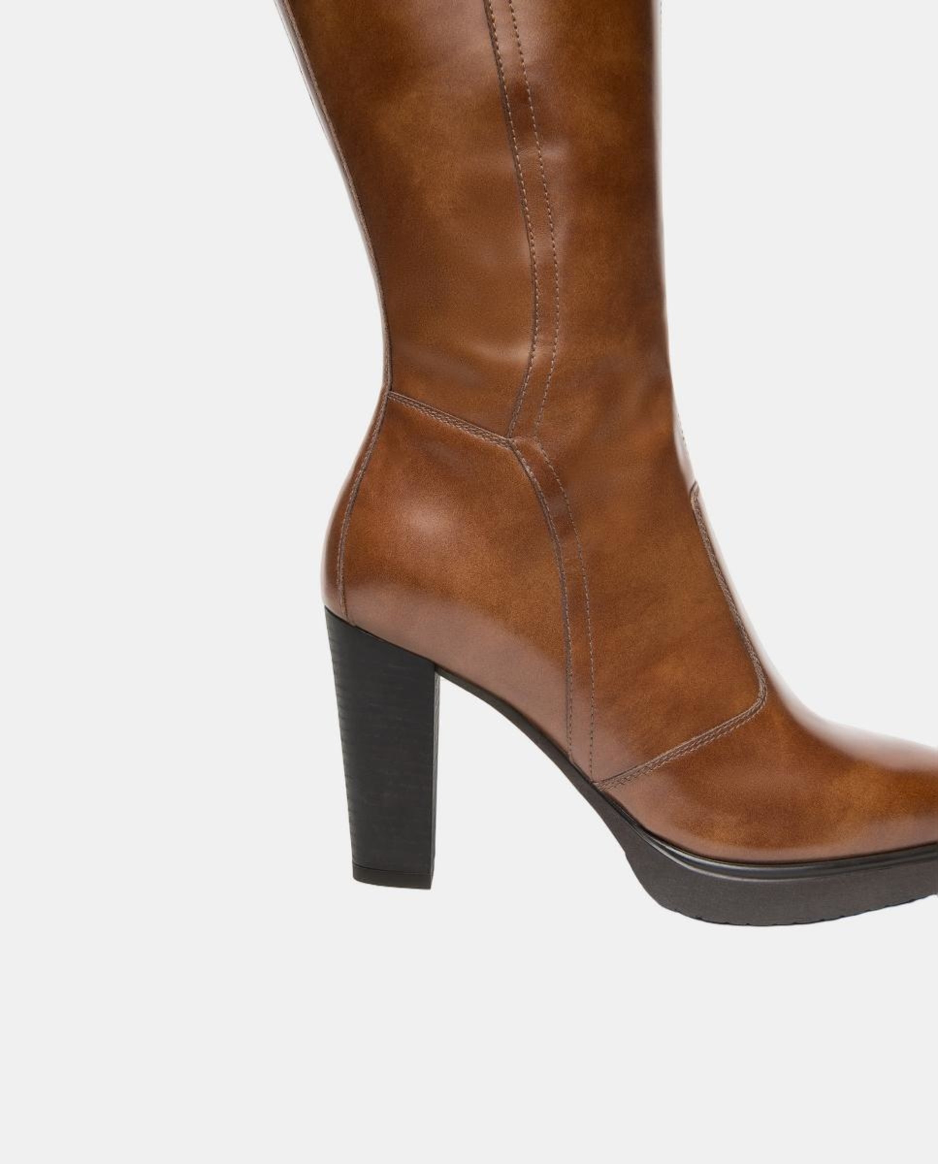 Botas em Pele com Salto Couro-3