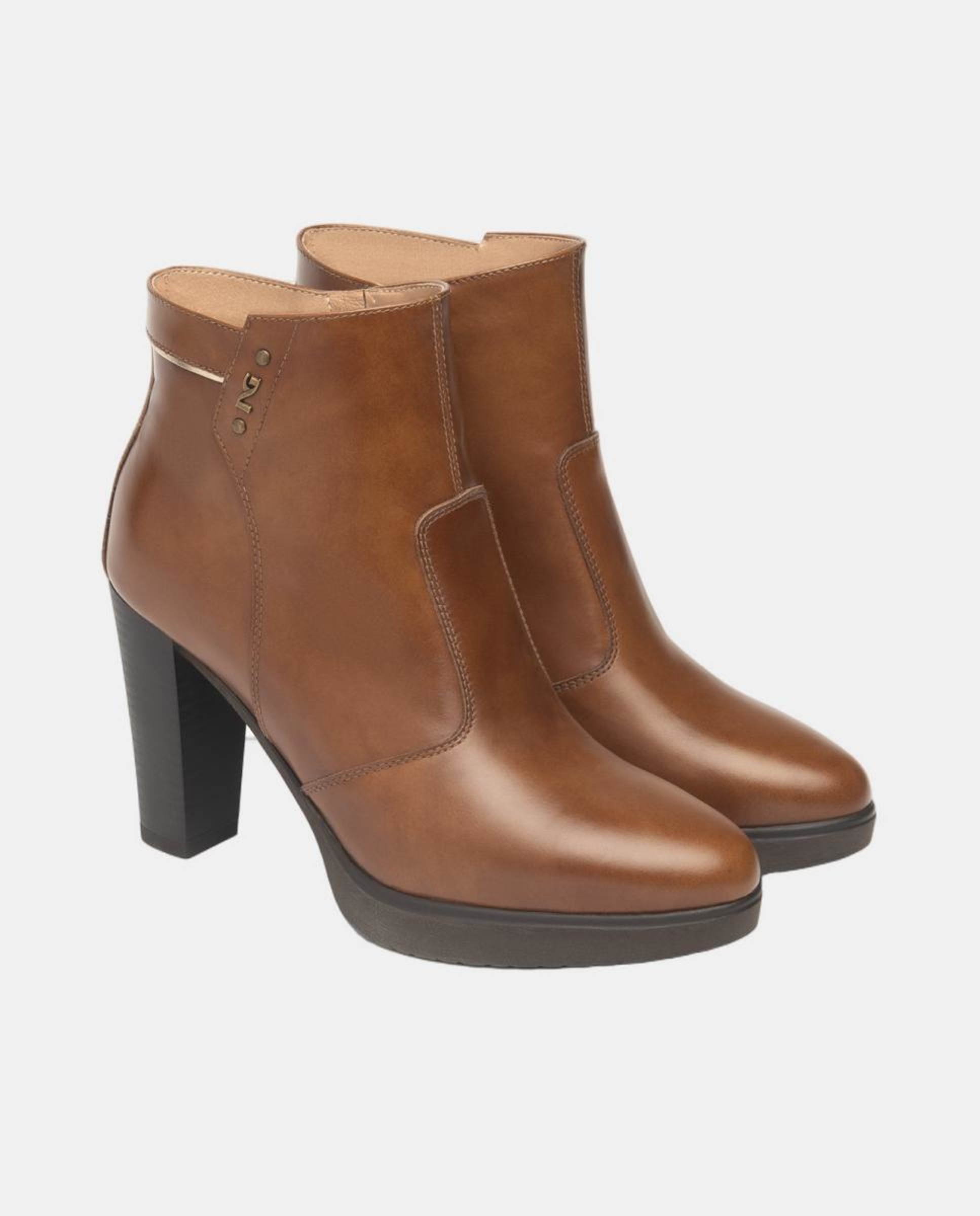 Botins com Salto e em Pele Couro-2