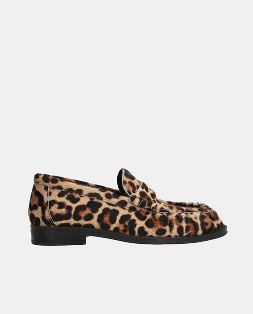 Imagen 0 de Mocasín mujer de piel leopardo (animal print) con suela de goma TPR y sin cierre