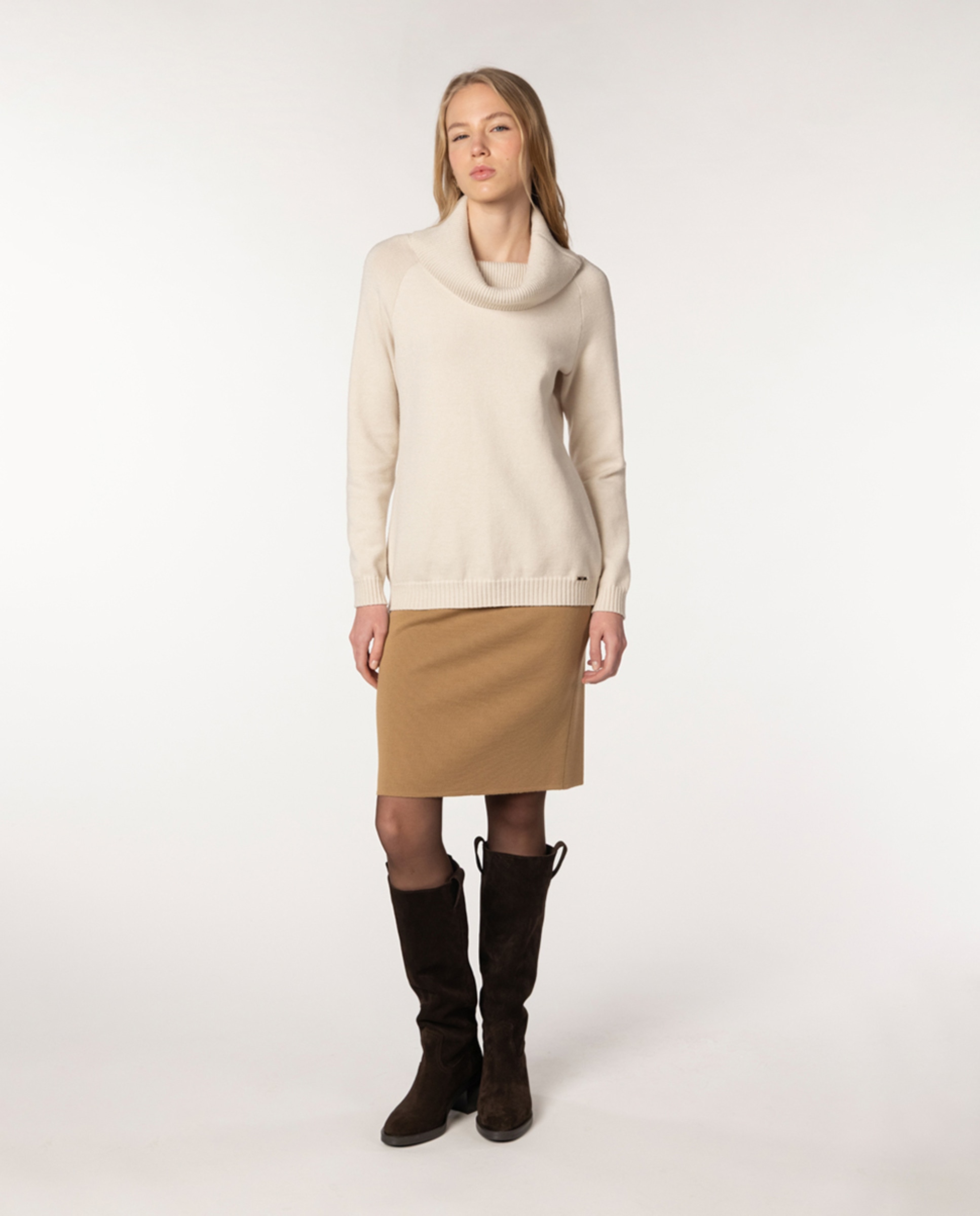 Saia-Lápis de Malha Milano com Cós Elástico Creme-4