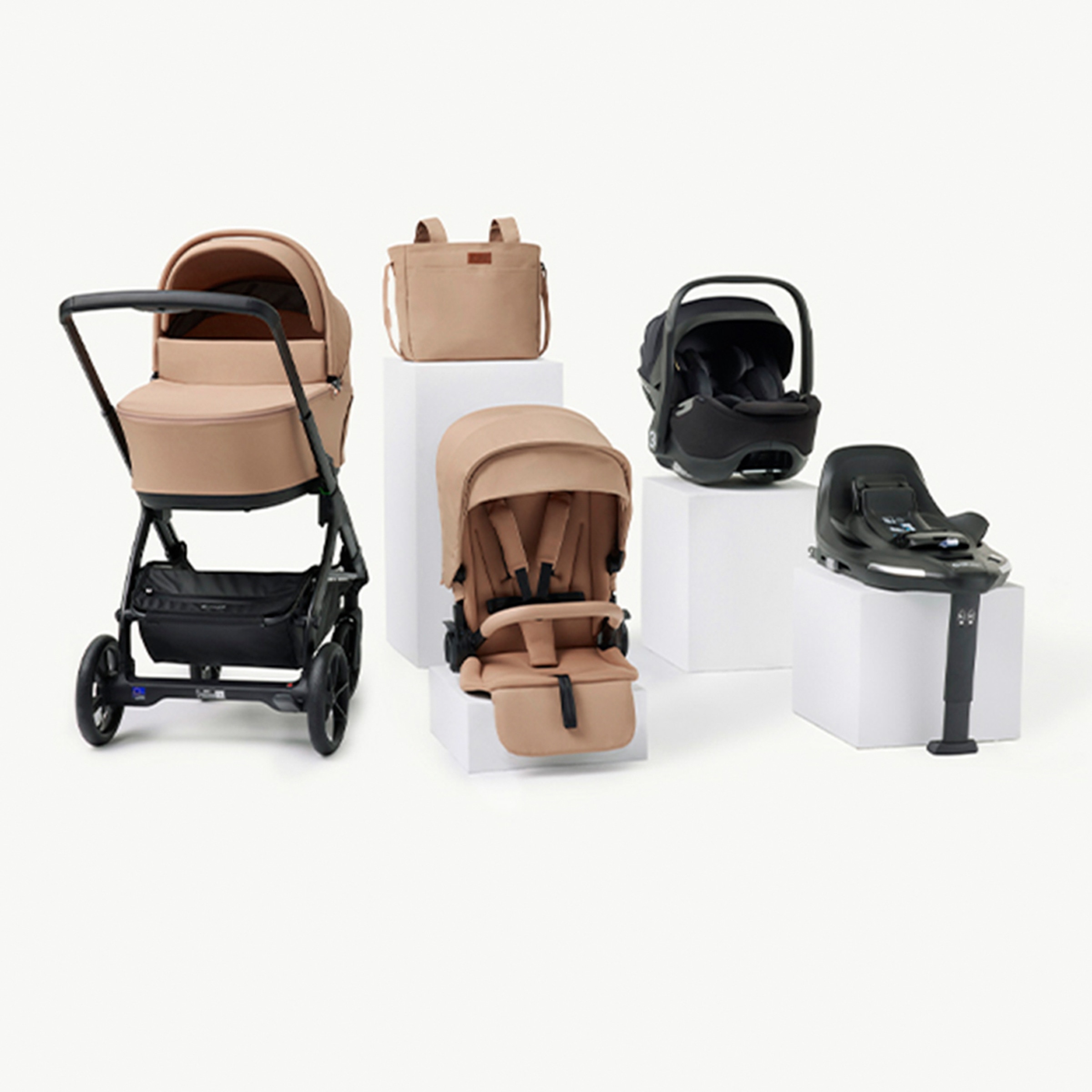 Imagem 0 de Conjunto Jané Keep com carrinho, cadeira auto e acessórios em bege e preto