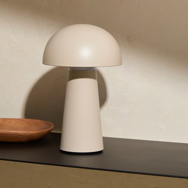 Imagen 0 de Lámpara de mesa exterior portátil Amaya beige El Corte Inglés