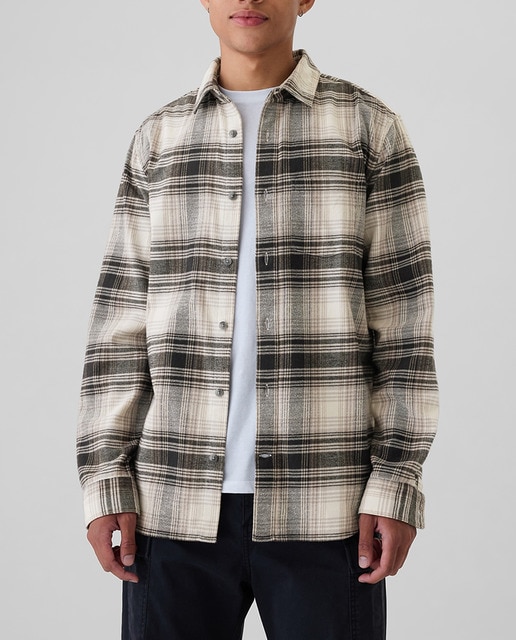 Imagen 0 de Camisa de hombre de franela de cuello punta y manga larga con botones