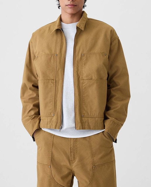 Imagen 0 de Cazadora de hombre con cuello punta y cremallera