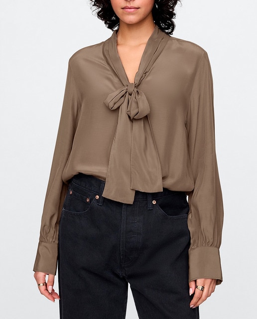 Imagen 0 de Blusa de mujer con lazo