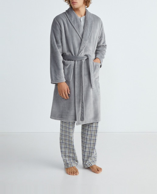 Imagen 0 de Bata de hombre en velour con dibujo de espiga