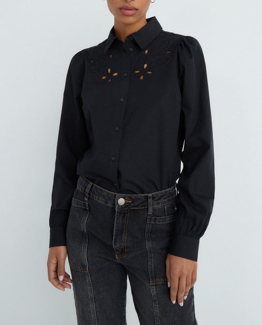 Imagen 0 de Camisa de mujer bordada