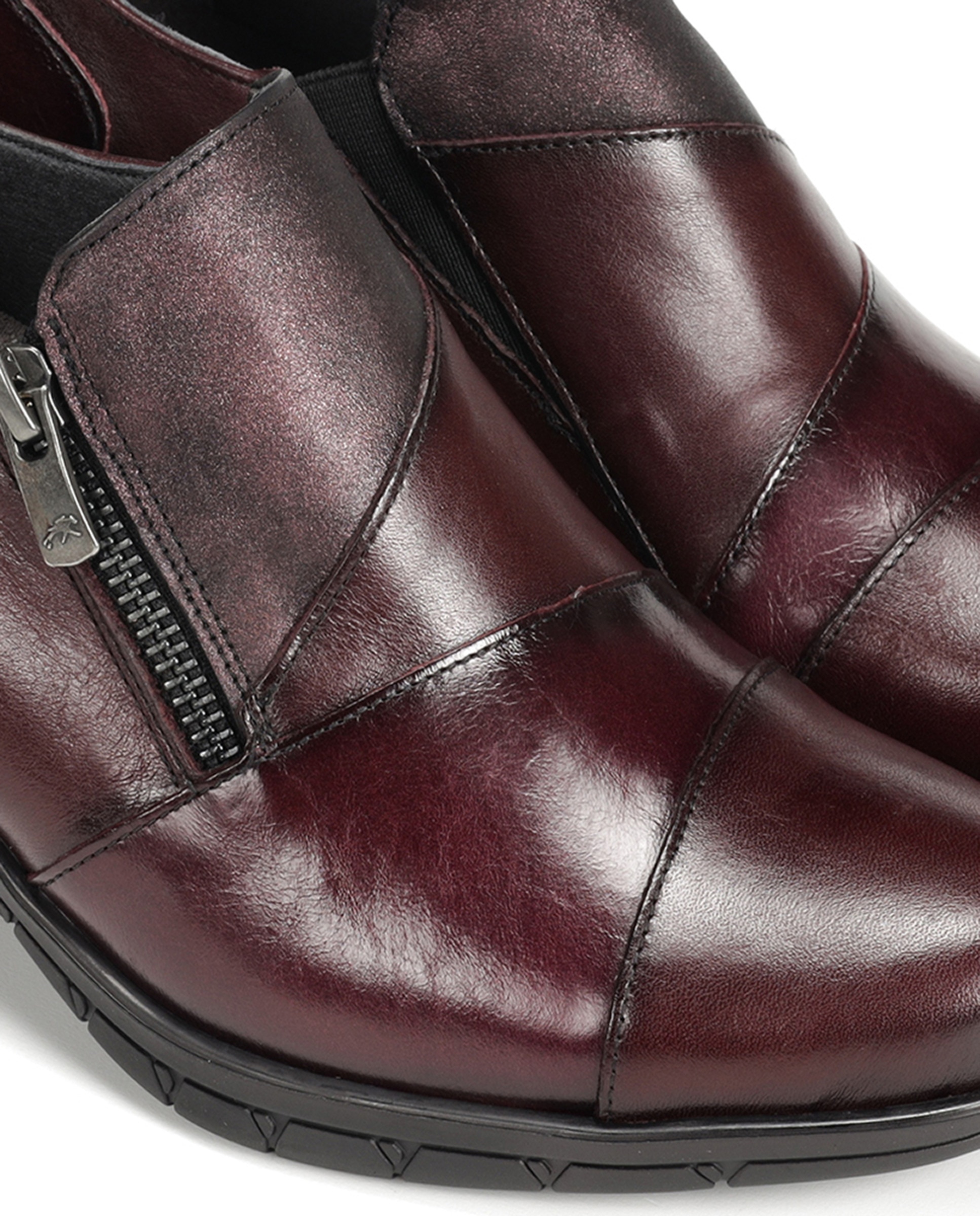Sapatos em Pele com Adorno Vermelho/Grená-5