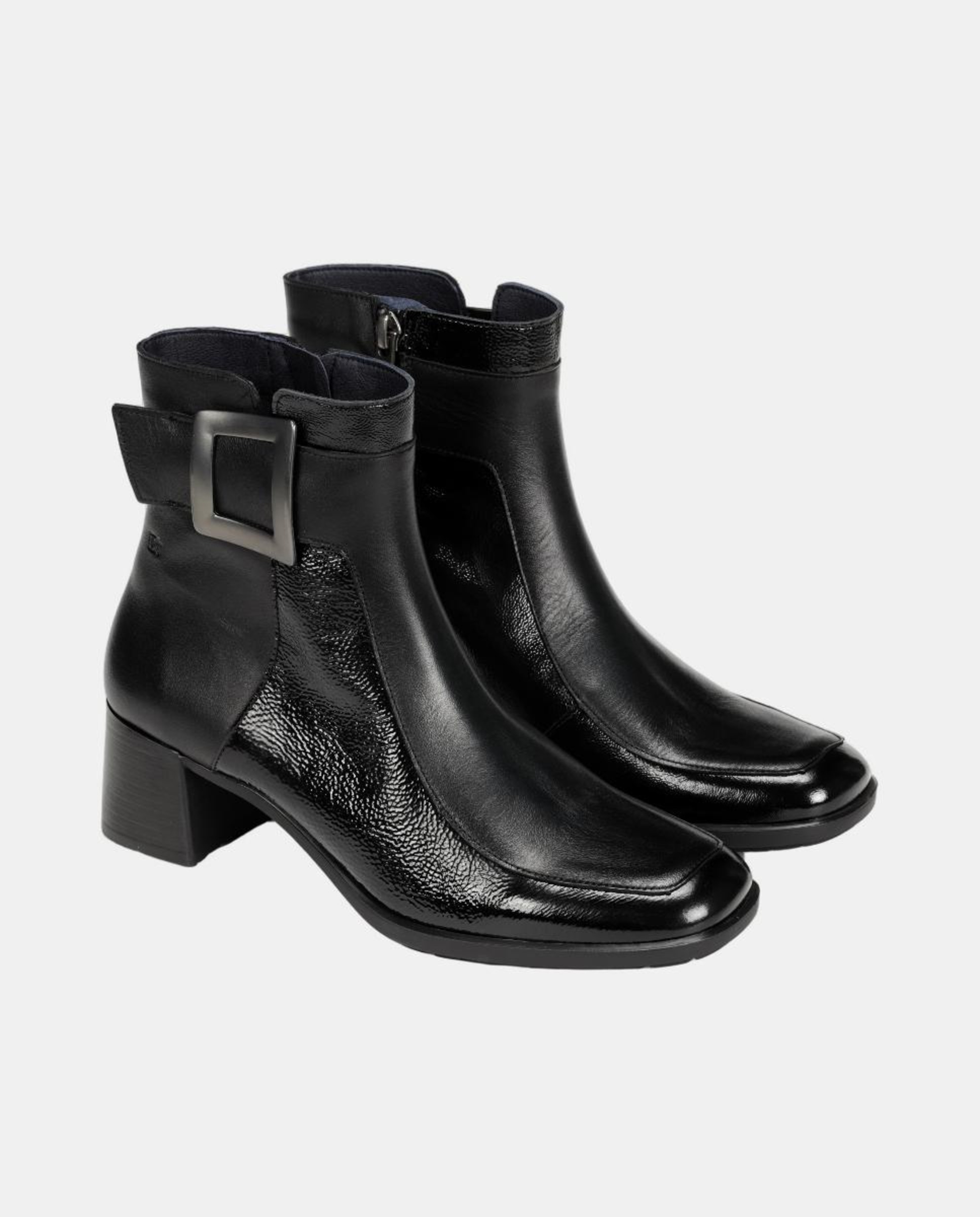 Botins em Pele com Salto Médio Preto-4