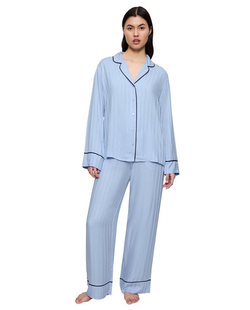 Imagen 0 de Pijama clásico estilo boyfriend confeccionado en viscosa