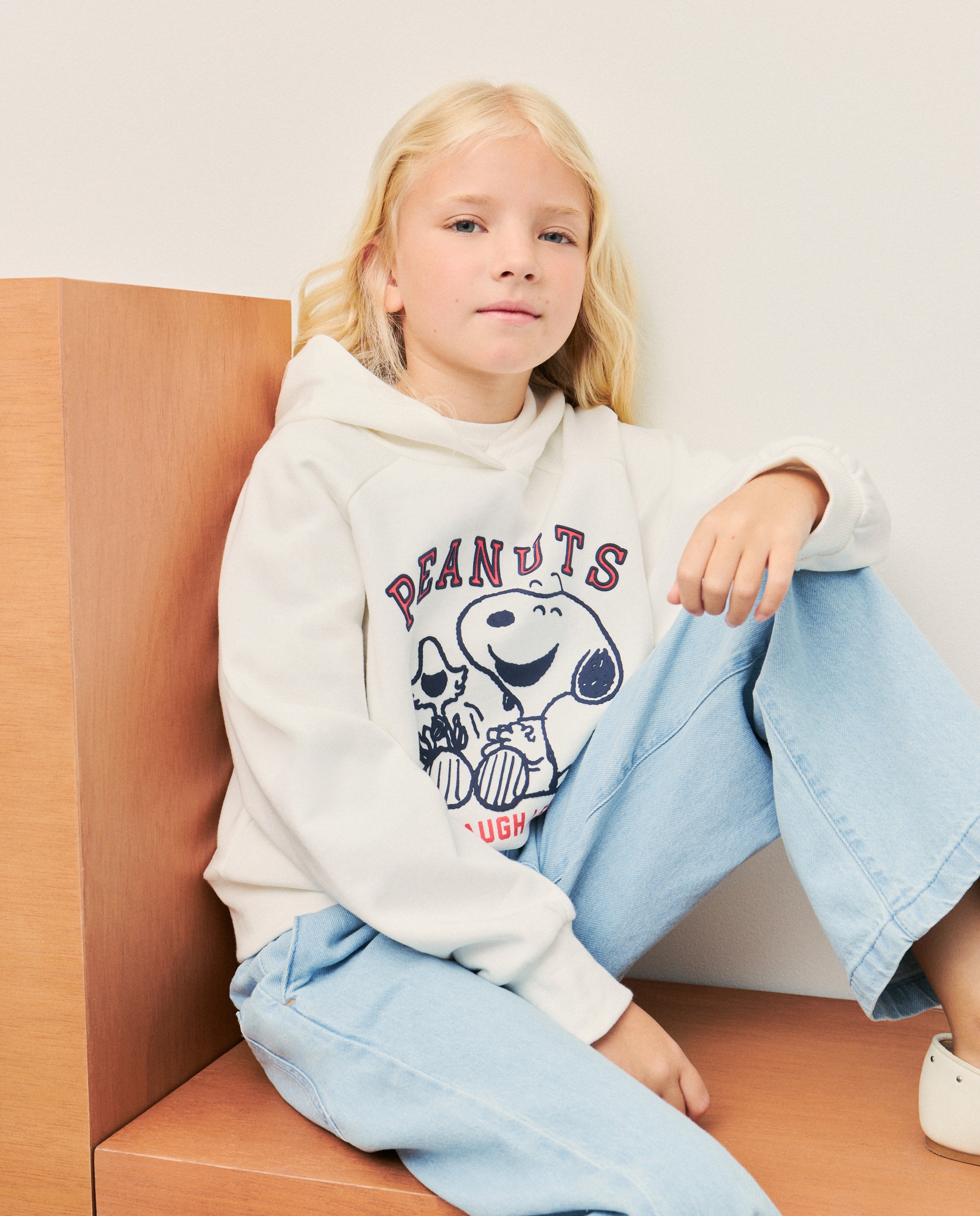Sweatshirt com Capuz e Detalhe Snoopy Branco-2