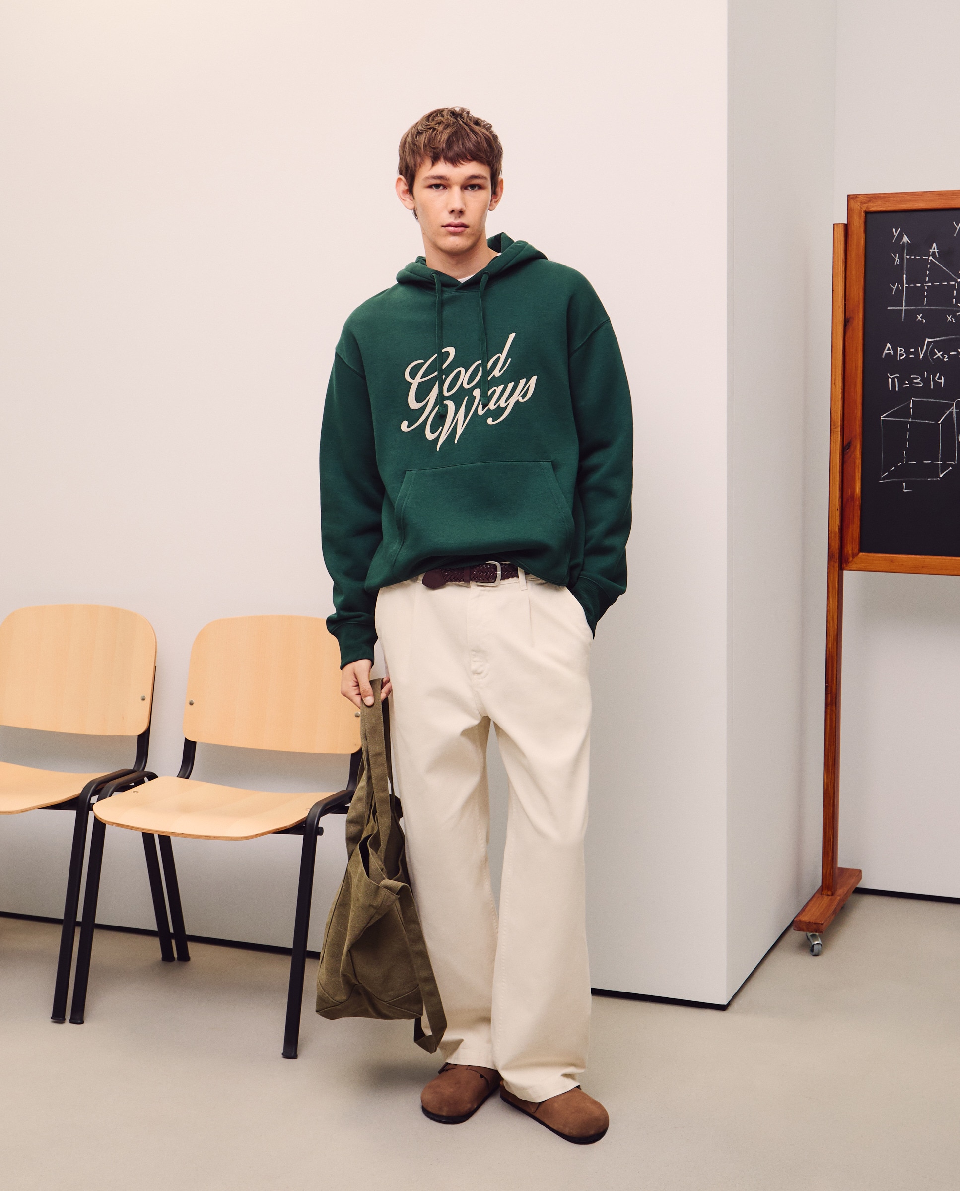 Sweatshirt com Capuz com Bordado Verde Bilhar-2