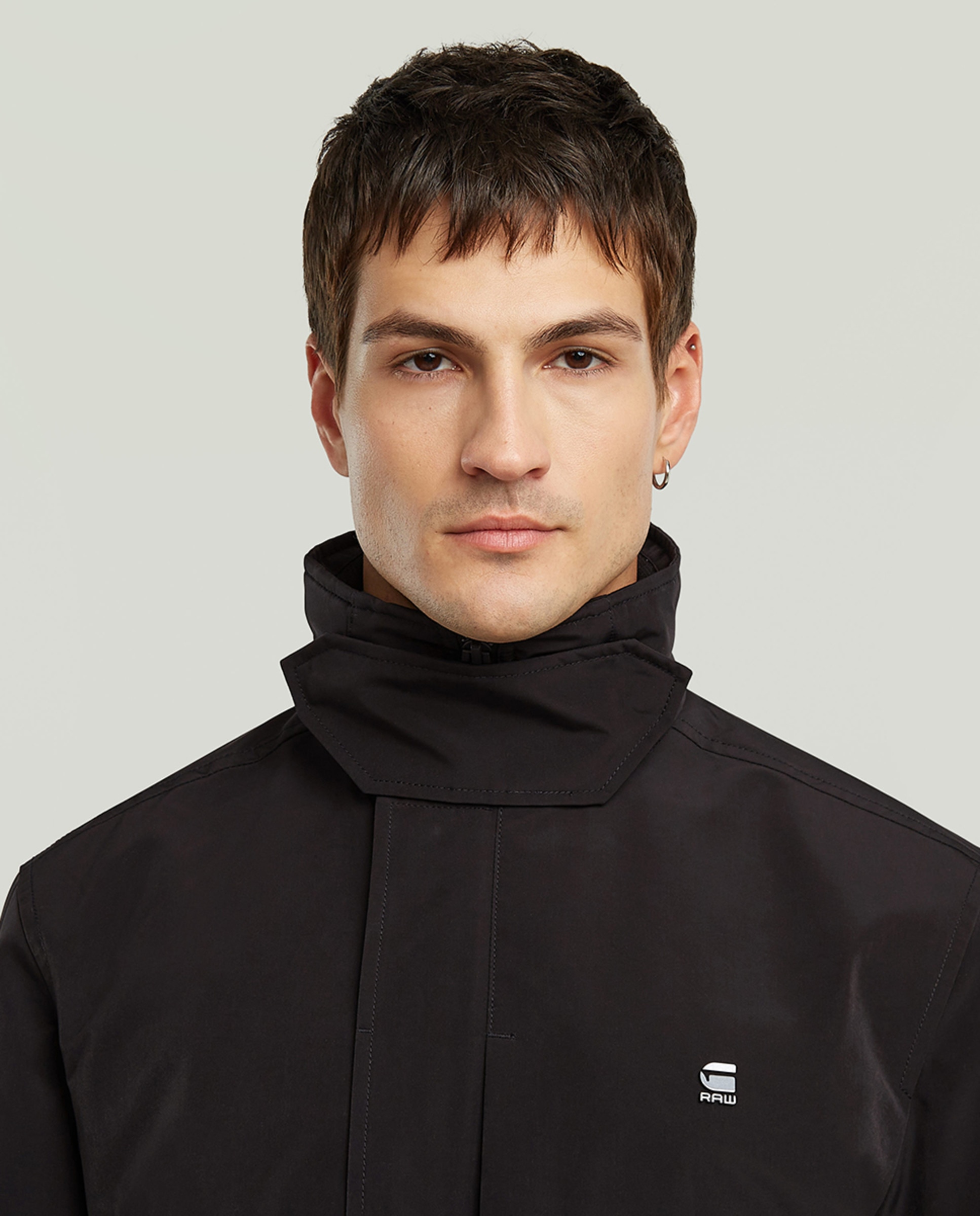 Gabardine sem Acolchoado e com Fechos Metálicos Preto-3