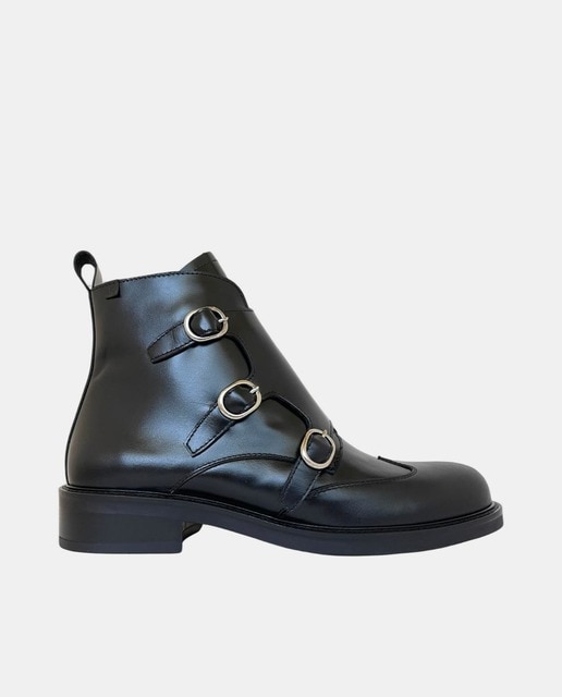 Imagem 0 de Botins com Salto de Bloco e em Pele