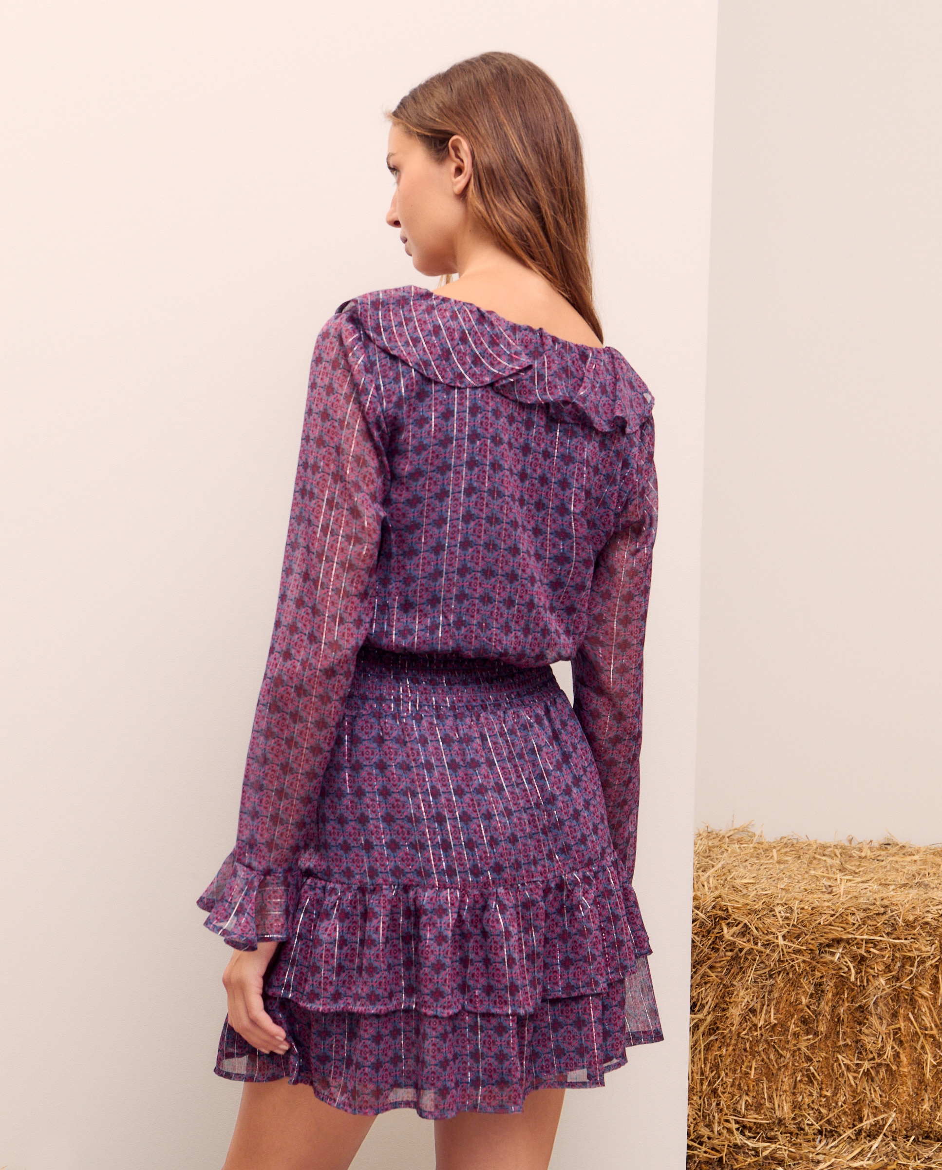 Vestido Curto com Gola com Folhos Ameixa-3