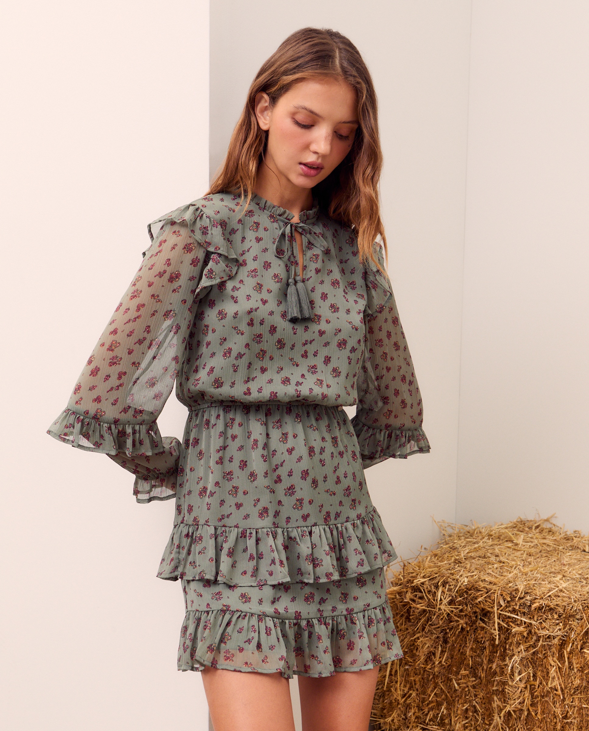 Vestido Romântico com Folhos 530 Verde Escuro-2