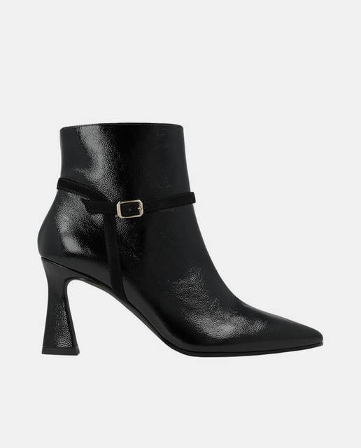 Imagem 0 de Botins de Verniz com Correias de Camurça - Preto