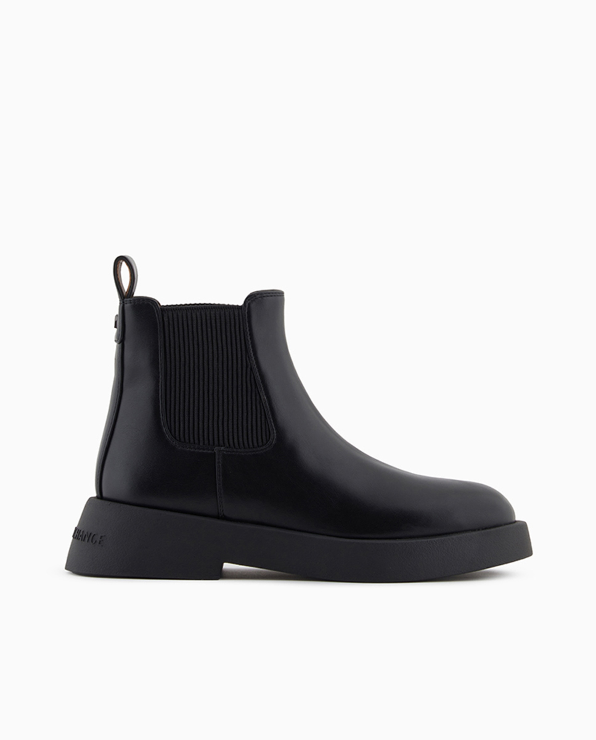 Botas Chelsea com Logótipo Posterior e Elástico Lateral Preto-1