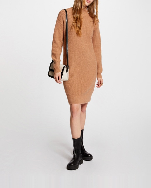 Imagen 0 de Vestido de punto grueso con cuello alto
