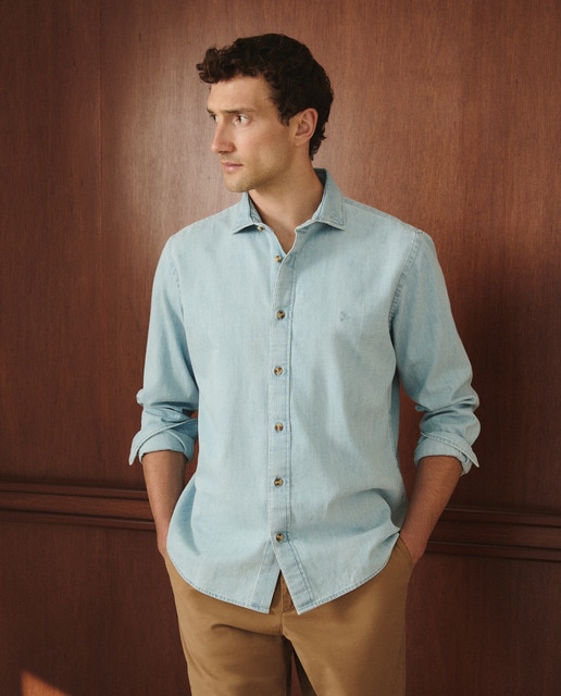 Imagen 0 de Camisa denim de hombre lavado medio.