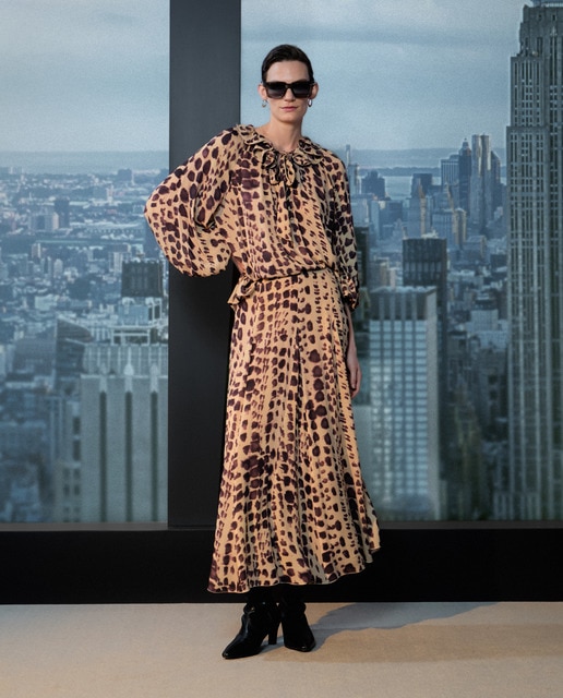 Imagem 0 de Saia midi com animal print
