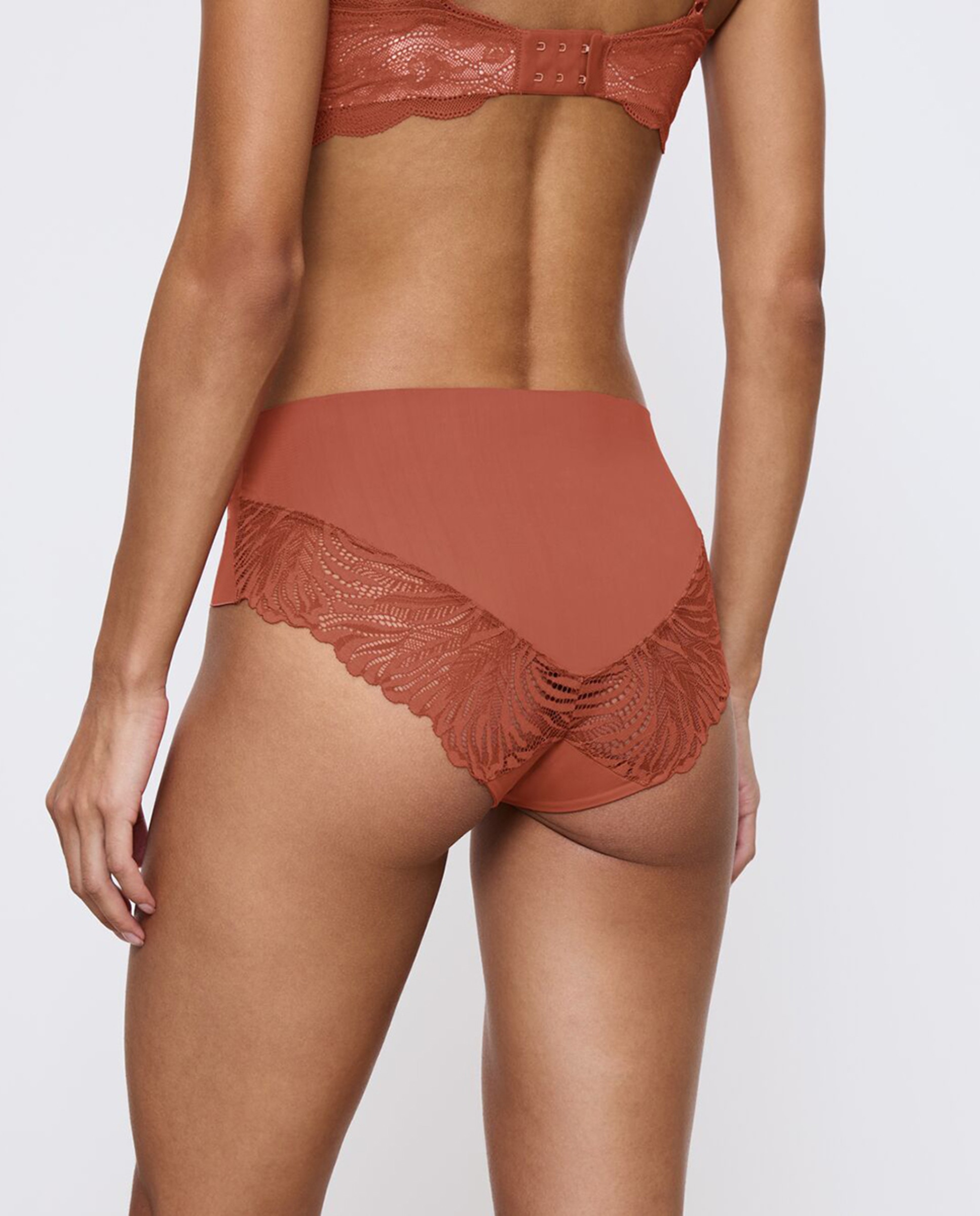 Cueca Maxi com Renda Elástica Decorativa e Corte Refinado, Confecionada em Microfibra Sustentável. Nude-2