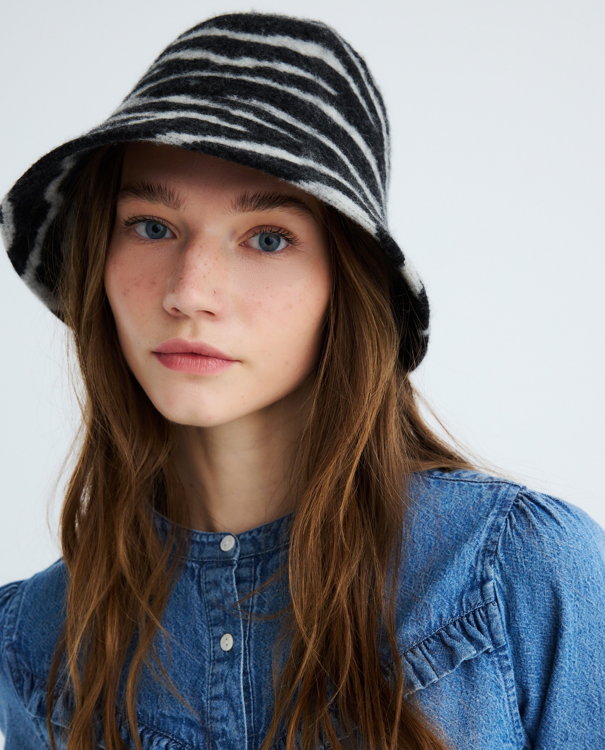 Gorro com Animal Print de Zebra Preto-3