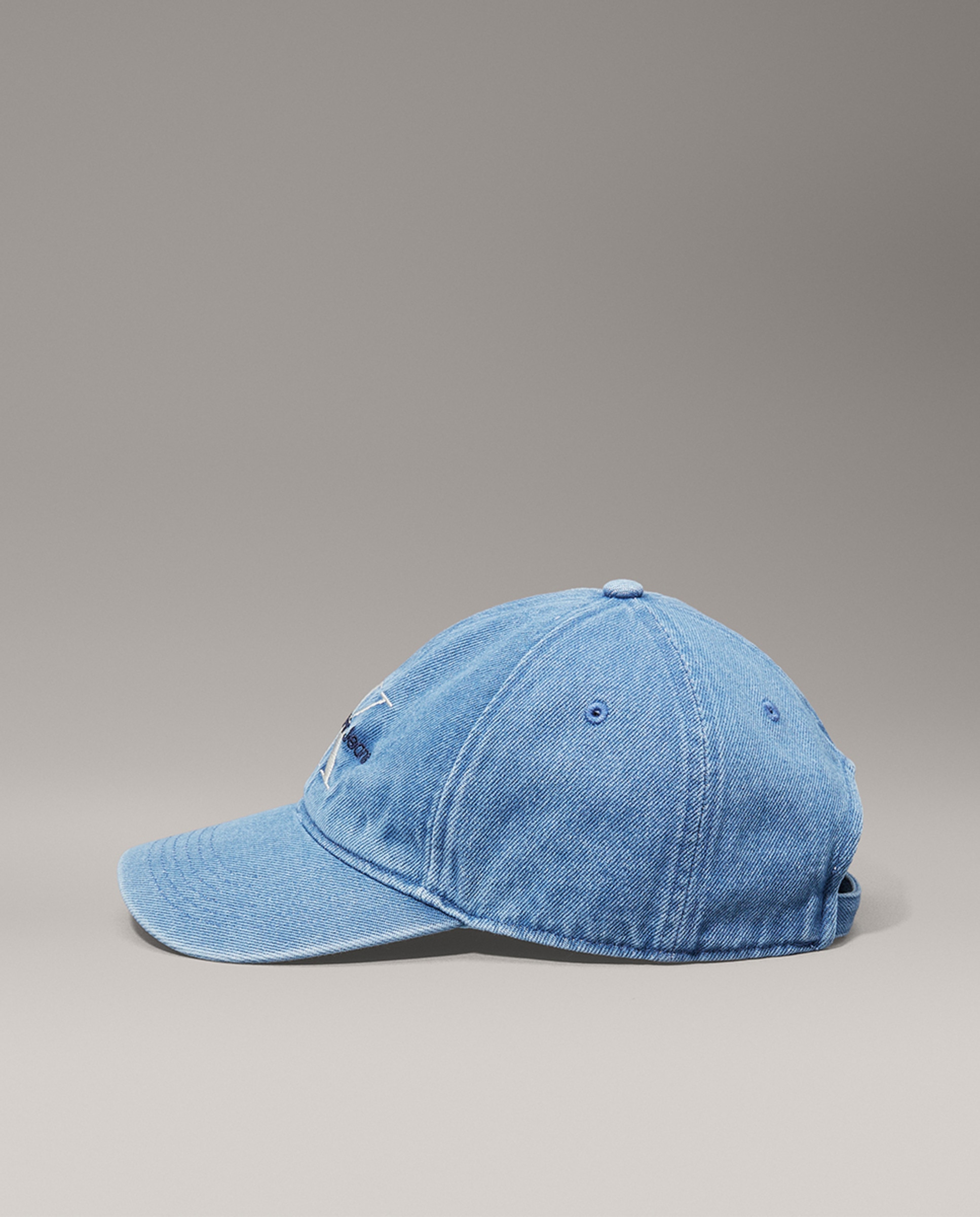 Boné com Monograma Azul-claro-4