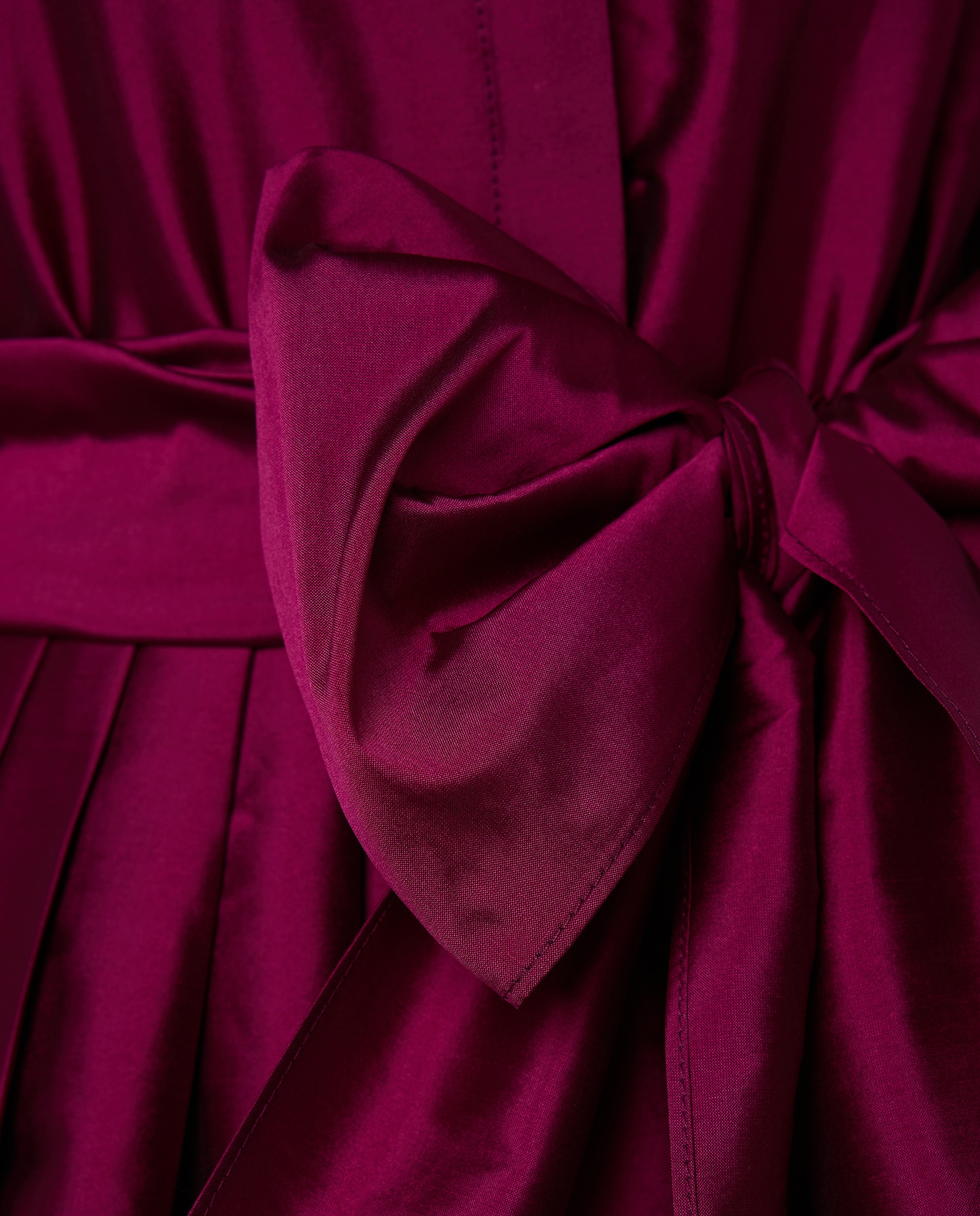 Vestido Curto sem Mangas com Volume e Tafetá Bordeaux-2