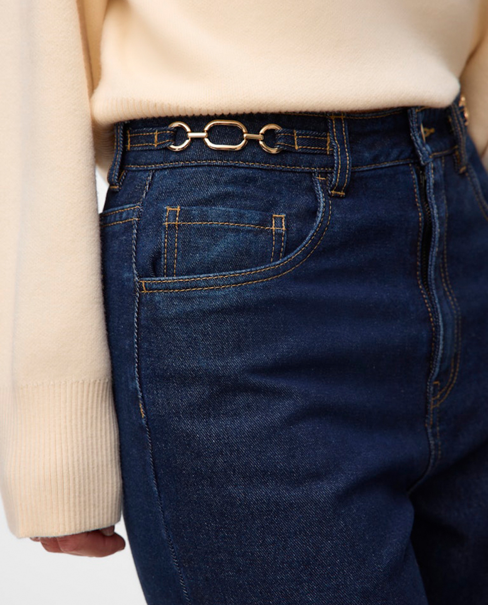 Jeans à Boca de Sino com Detalhe de Corrente Azul-marinho-5