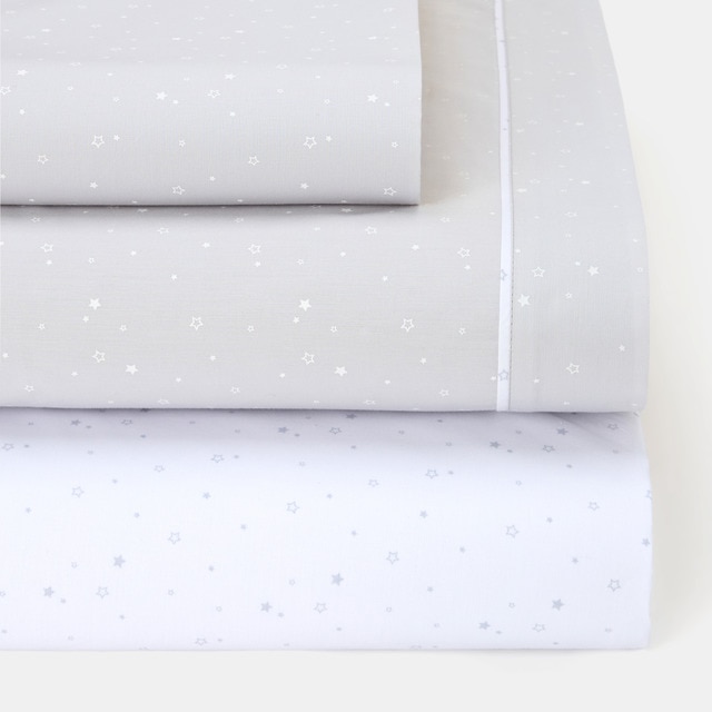Imagem 0 de Conjunto de Lençol Básico 3 Peças Bordado Estrelas Fundo Colorido (Disponível em Várias Medidas)