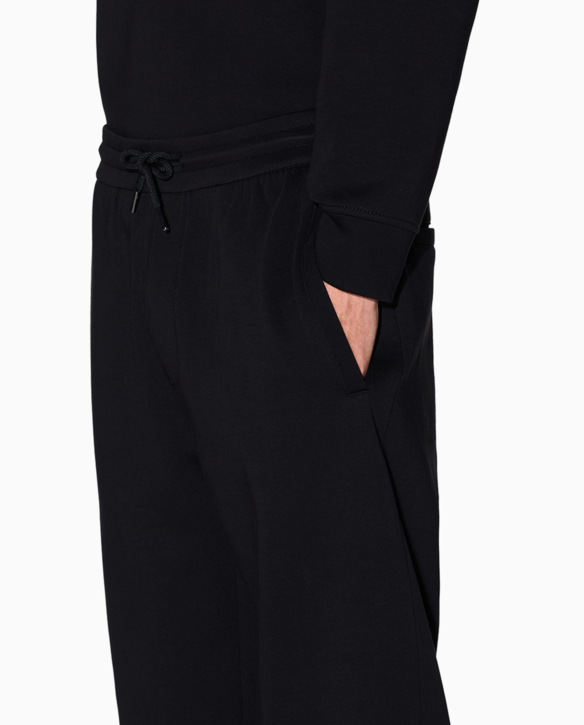 Joggers Regular Fit com Logótipo Dourado Preto-4