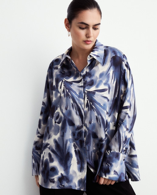 Imagem 0 de Blusa Acetinada com Estampado Floral