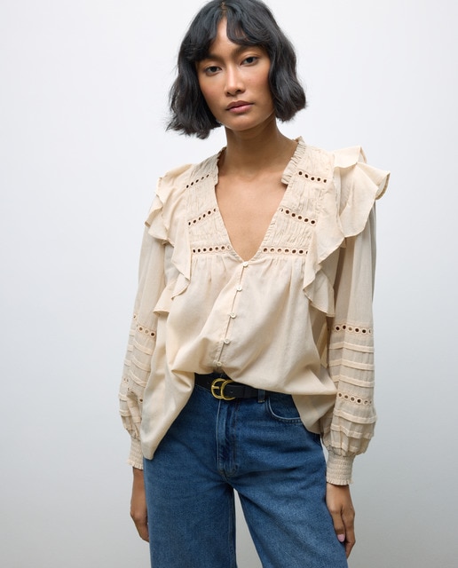 Imagem 0 de Blusa de Manga Comprida com Detalhe de Renda e Folhos