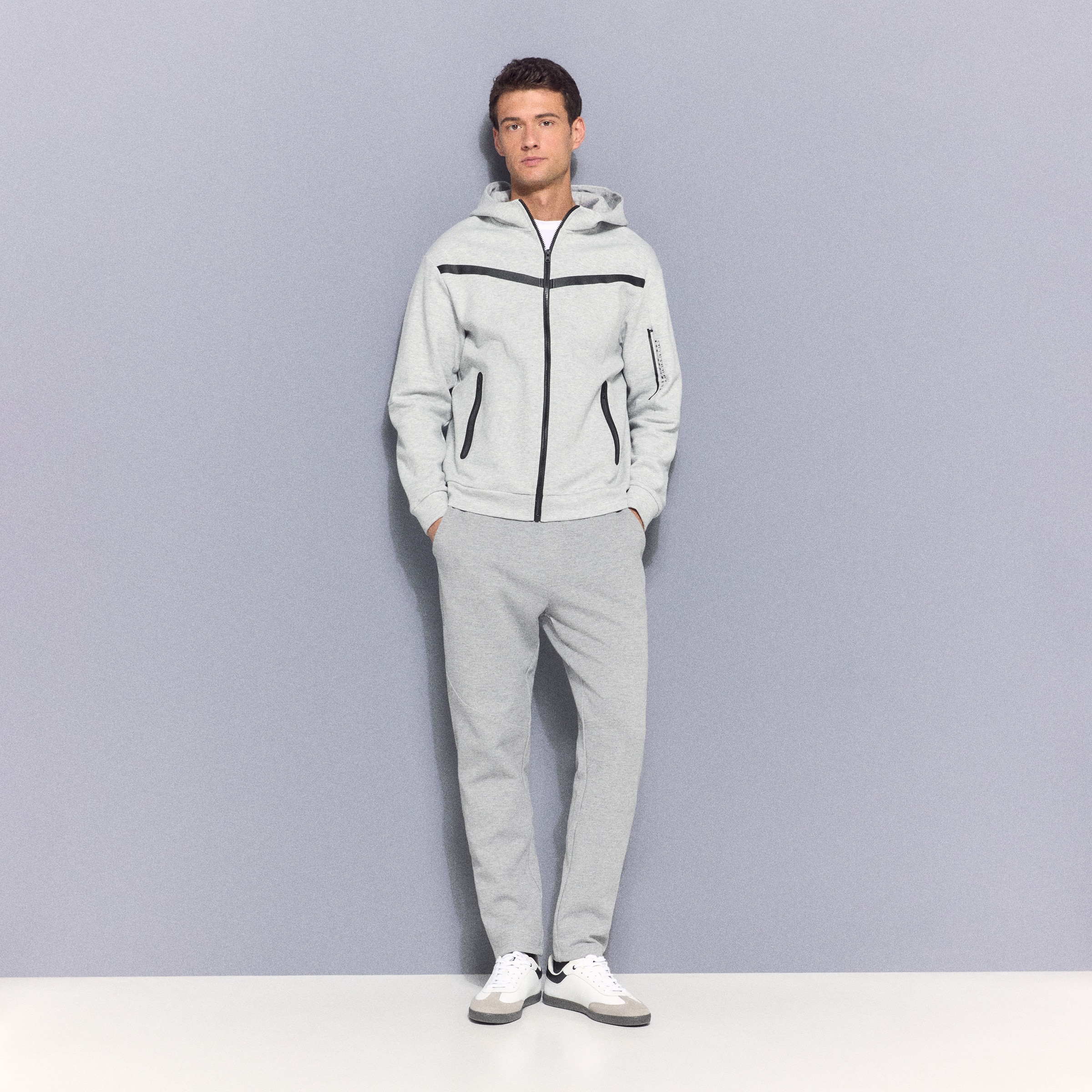 Sweatshirt Aberta com Capuz Sportcasual de Homem Preto-2