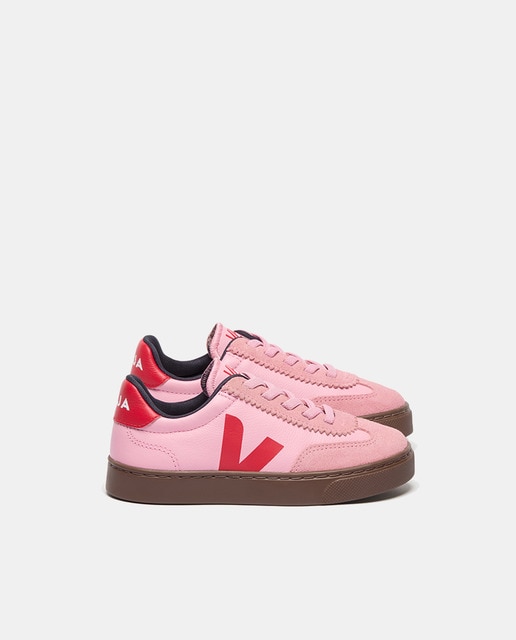 Imagen 0 de Zapatilla de niña modelo volley de cuero