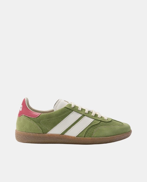 Imagen 0 de Zapatillas de piel de mujer asimétricas inspiradas en el balonmano