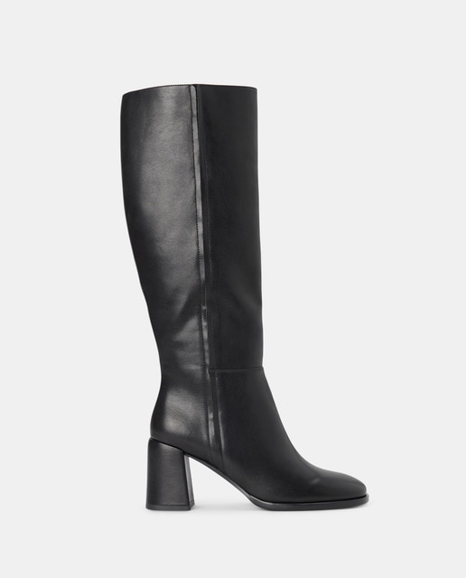 Imagem 0 de Botas de Salto Básicas com Sola de Borracha