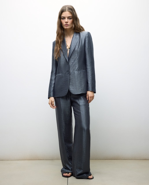 Imagen 0 de Pantalón de traje de mujer laminado