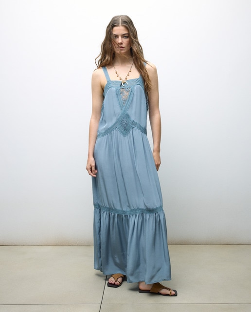 Imagem 0 de Vestido Rendilhado Midi com Alças e Renda