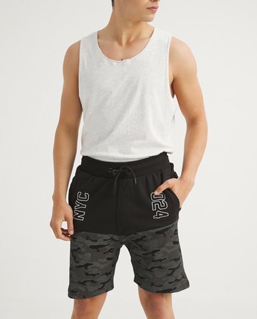Imagen 0 de Bermuda jogger camuflaje