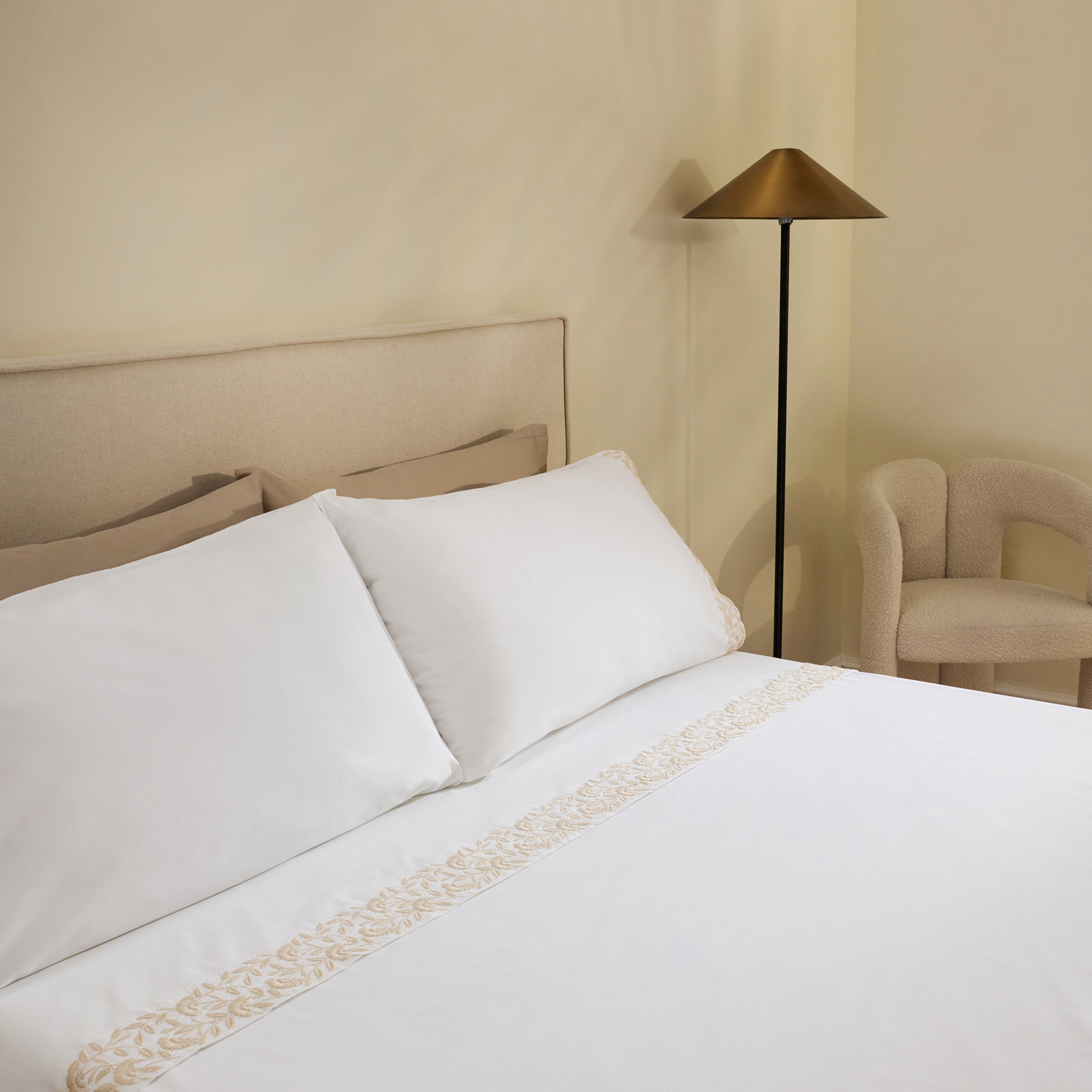 Imagem 0 de Conjunto de Lençóis de Algodão Bordado Margot