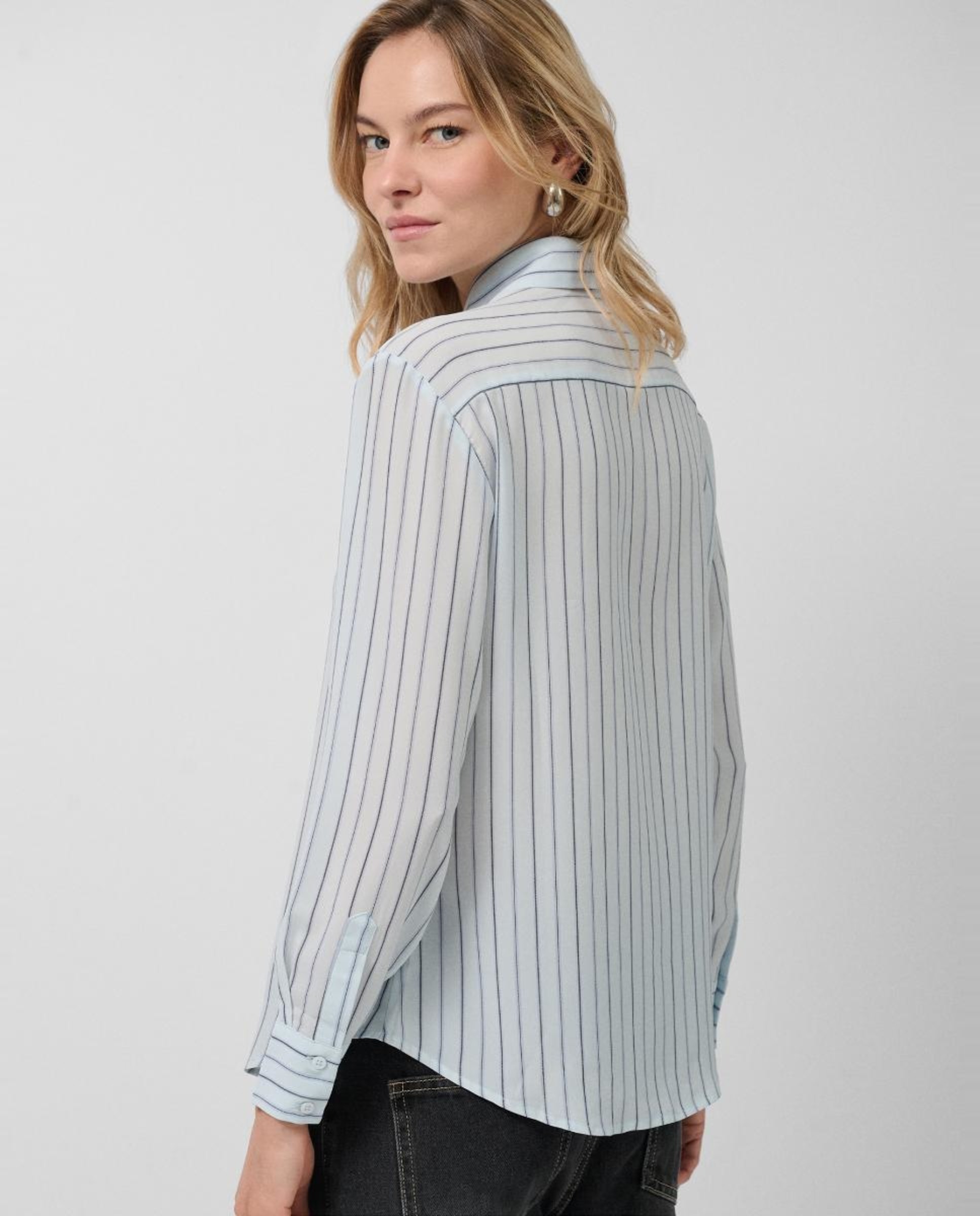 Camisa às Riscas com Laço no Colarinho Turquesa-4